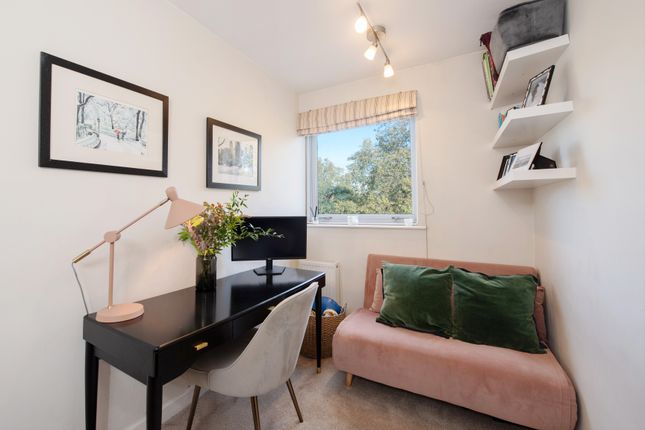 Flat for sale in Parkgate Road, London