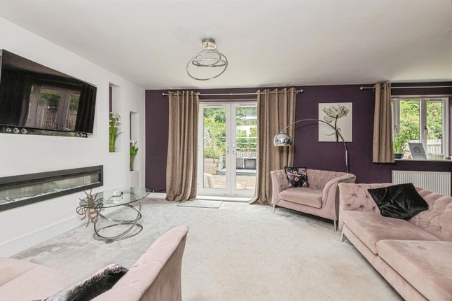 35, The Cutting, Holmfirth photo 4