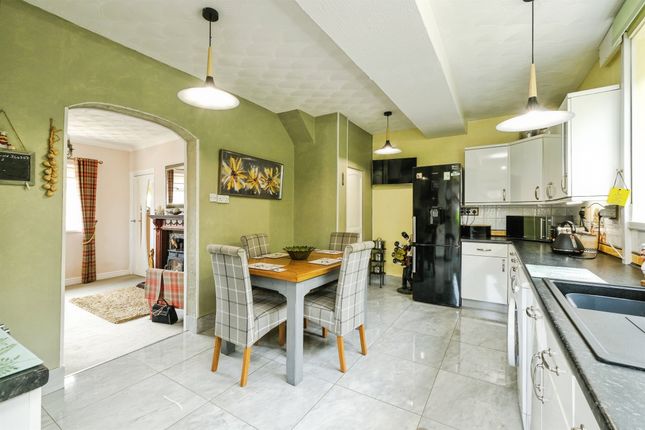 11, York Avenue, EBBW VALE photo 3