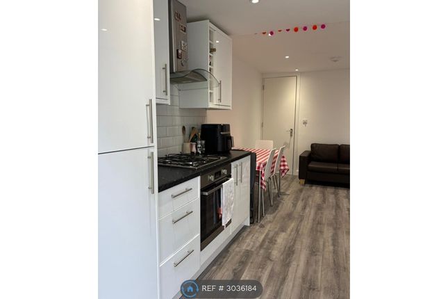 B Pemberton Road, London photo 4