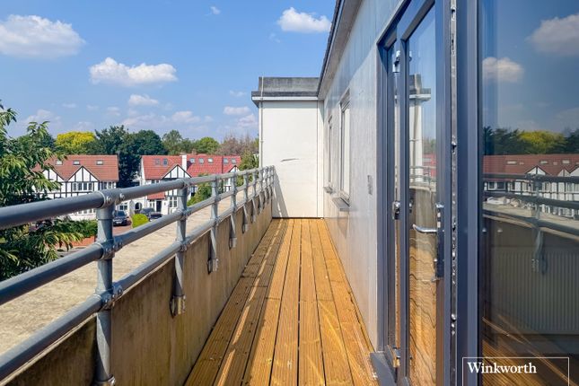 11 Alexander Court,, Sunningdale Gardens, London photo 4