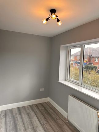 Semi-detached house to rent in Rockley Road, Luton