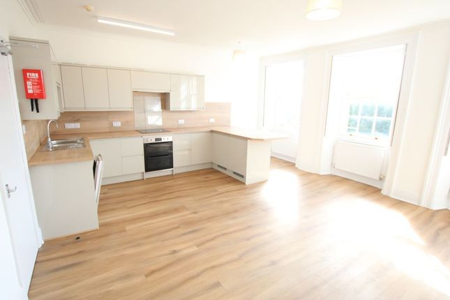 Flat 4, 3, Osborne Terrace, Douglas photo 2