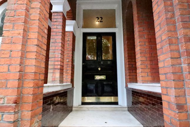 Flat for sale in Gledhow Gardens, London