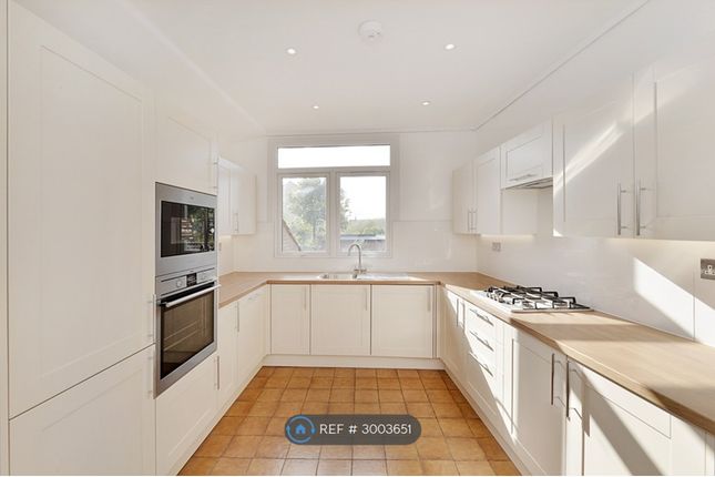 Hermiston Avenue, London photo 2