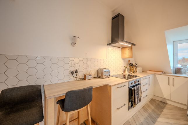 Flat Flat 5, 4, Hollington Park Road, St. Leonards-on-sea photo 4