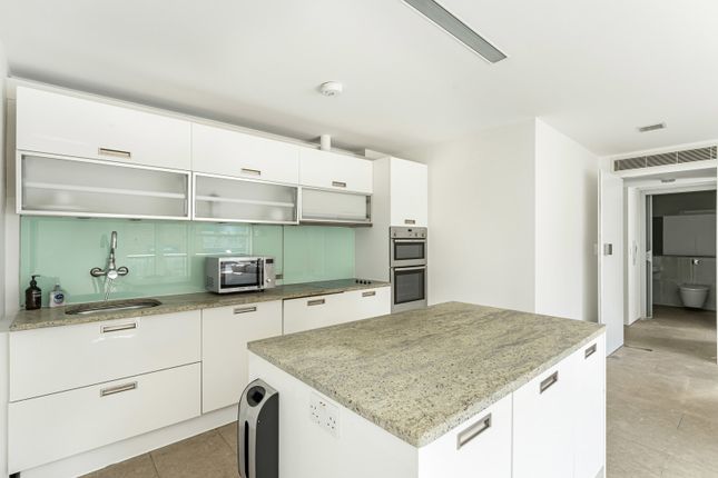 Flat 9, 50, Pear Tree Street, London photo 4
