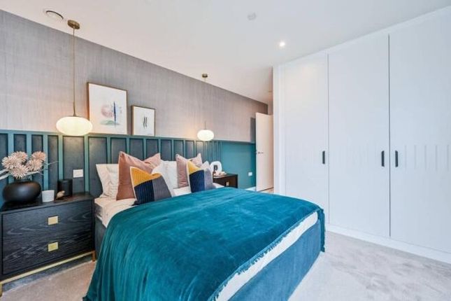 2 Southlake Road, London, Greater London photo 5