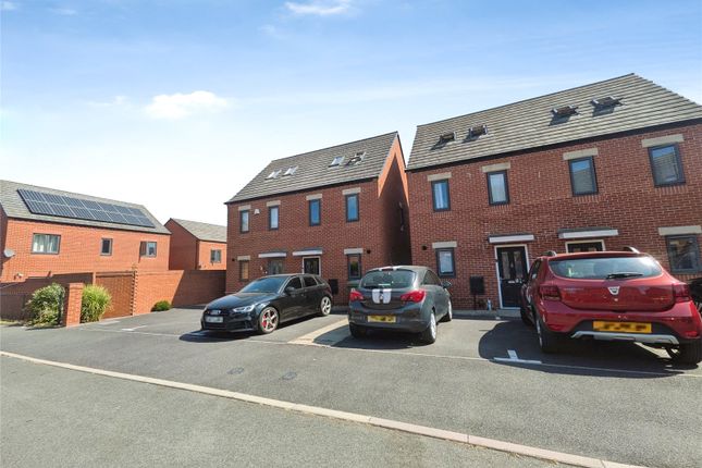 3-bed house on 3, Exeter Gardens, West Midlands, £1,200/mo