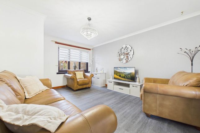 28, Dave Barrie Avenue, Larkhall photo 2