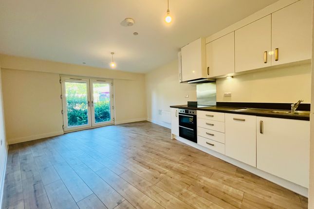 1-bed flat on 48, CORBY, £985/mo