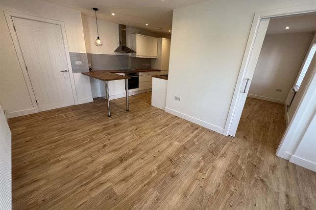 Flat to rent in Oyster Row, Cambridge