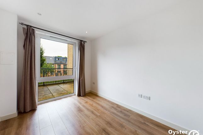 Flat for sale in Hayling Way, Metropolitan Court