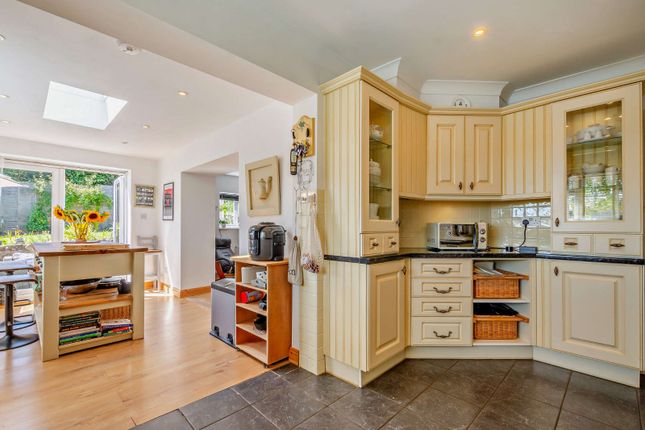 Camelot,, Vicarage Road, Etchingham photo 4