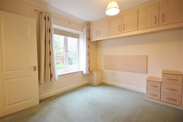 Flat for sale in Wolage Drive, Grove, Wantage, Oxfordshire