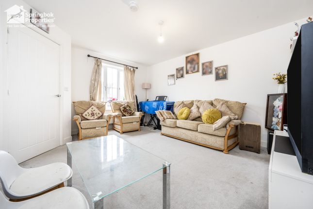 33, Olympia Way, Aylesbury photo 4