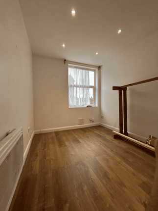 7b, Leeds photo 4