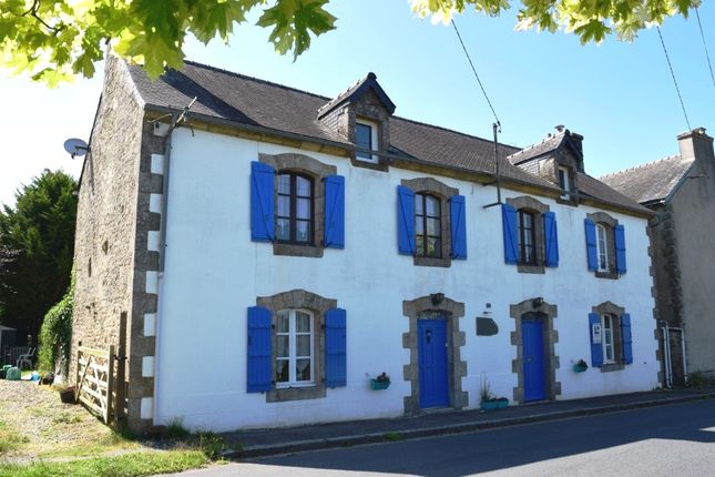 Detached house for sale in 56160 Séglien, Morbihan, Brittany, France