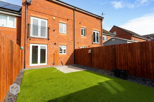 69 Brentwood Grove, Leigh photo 4