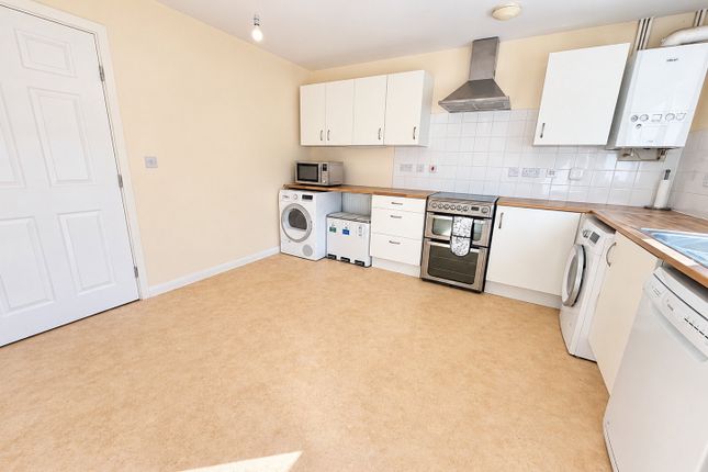 7, Mallows Grove, Dudley photo 4