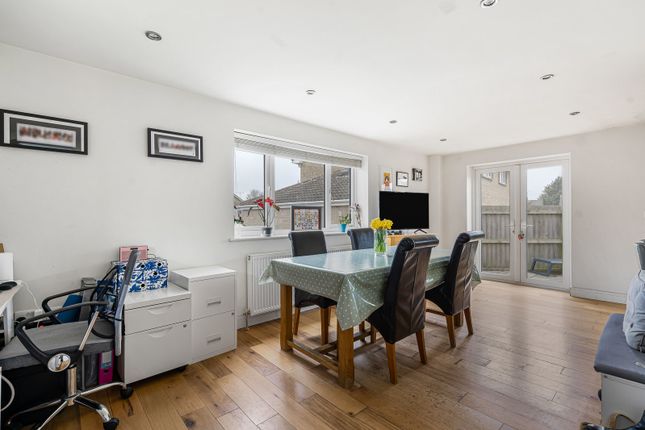 33, Queen Elizabeth Road, Gloucestershire photo 4