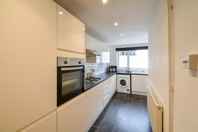 14, Clive Road, Barry photo 4
