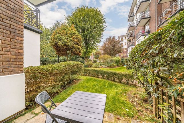 Brompton Park Crescent, London photo 2