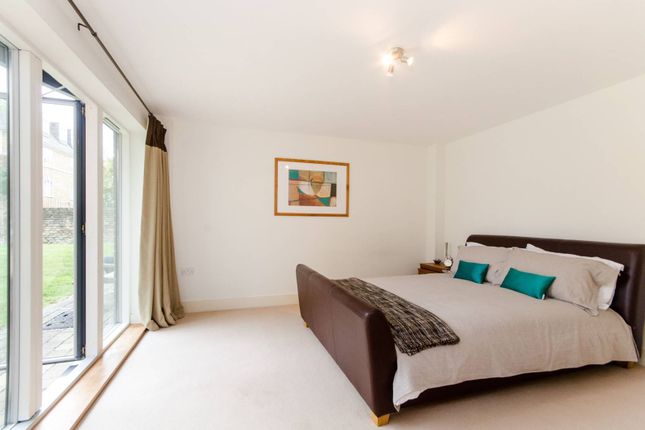 Thumbnail Flat to rent in The Downs, Wimbledon, London