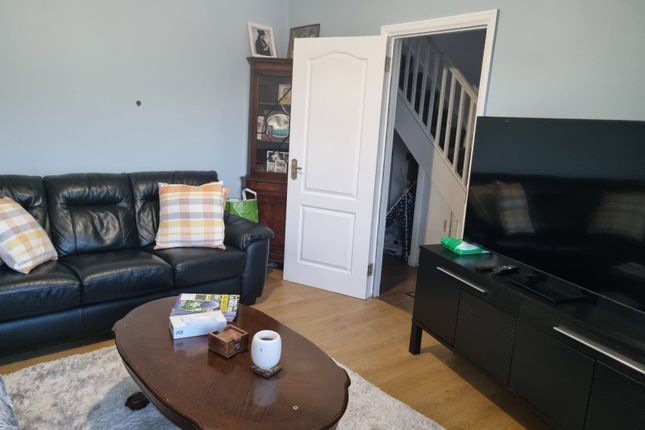 15 Wendover Road, Burnham, Slough photo 3