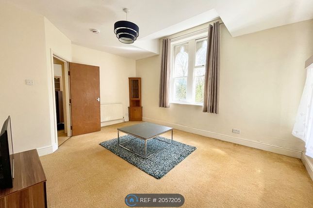 Flat to rent in Mount Royd, Bradford