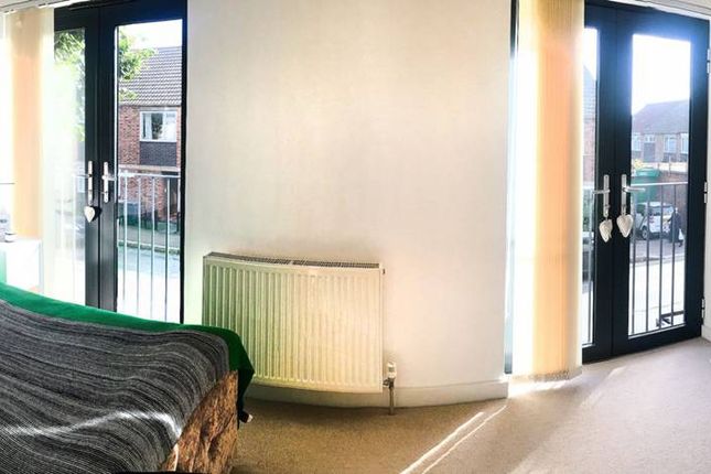 End terrace house to rent in Queens Road West, Plaistow, London