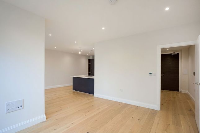 Flat 2, Wrest House,, The Claves, Milbrook Park photo 4