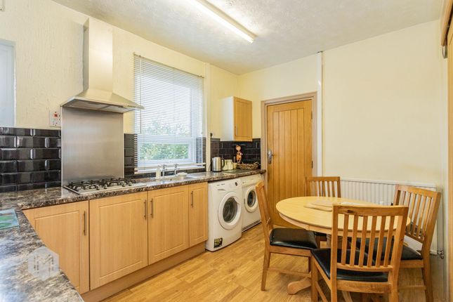 18 Waverley Avenue, Bolton photo 3