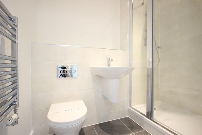 Flat for sale in Bessemer Place, North Greenwich, London