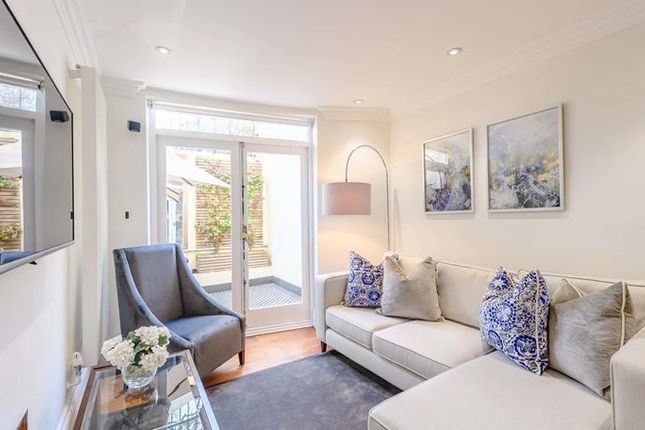 Flat to rent in Kensington Gardens Square, Bayswater