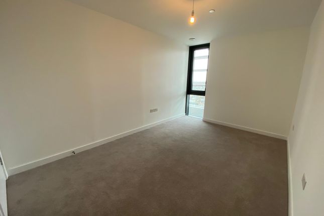 Flat for sale in Rectangular Building, City North, Finsbury Park, London