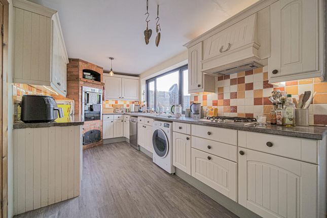 49, Dunch Lane, Melksham photo 4