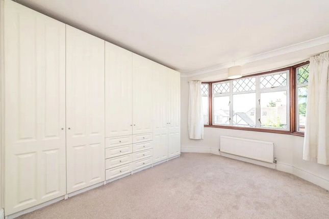 121, Normandy Avenue, Barnet photo 4