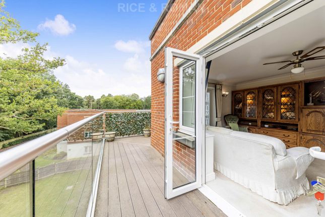 48 Cedar Lodge, Lynwood Village, Rise Road, Ascot photo 2