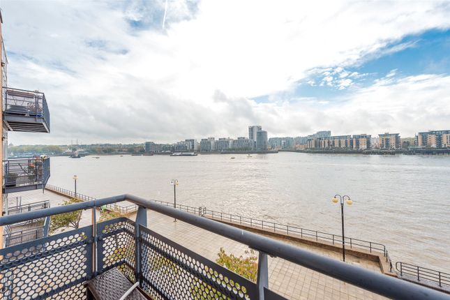 Thumbnail Flat for sale in Langbourne Place, Canary Wharf