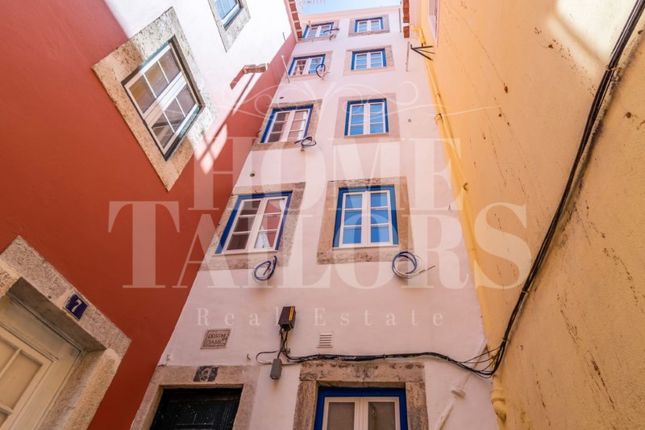 Thumbnail Block of flats for sale in Beco Das Mil Patacas, Santa Maria Maior, Lisboa