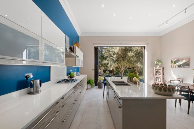 106, Gleneldon Road, London photo 4
