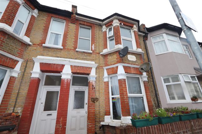Thumbnail Flat to rent in Pleasant Road, Southend-On-Sea