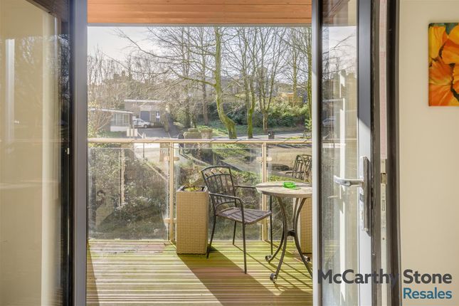 6 Calico Court, Chapel Street, Glossop photo 3