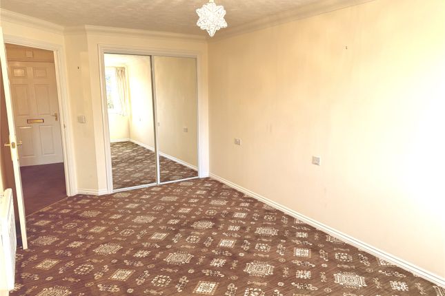 Flat 17, Nightingale Lodge, 15, Padnell Road, Hampshire photo 4