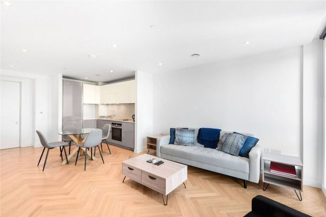 Flat to rent in Southwark Bridge Road, Elephant And Castle, London