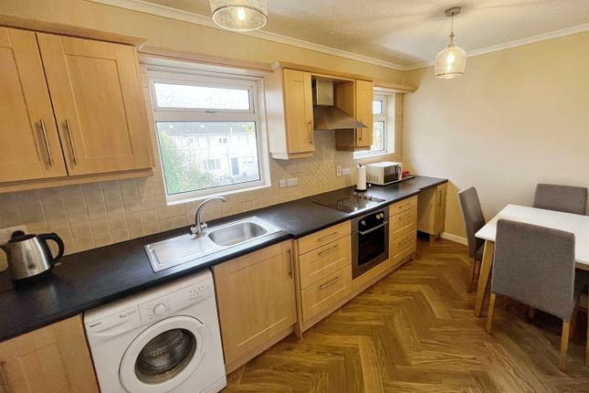 16, Lawnmount Crescent, Lisburn photo 5