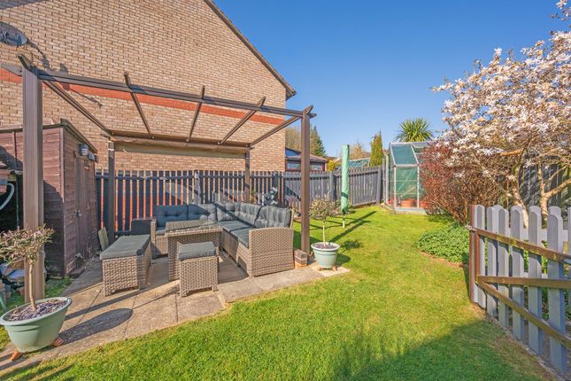 61, Neuville Way, Kettering photo 3