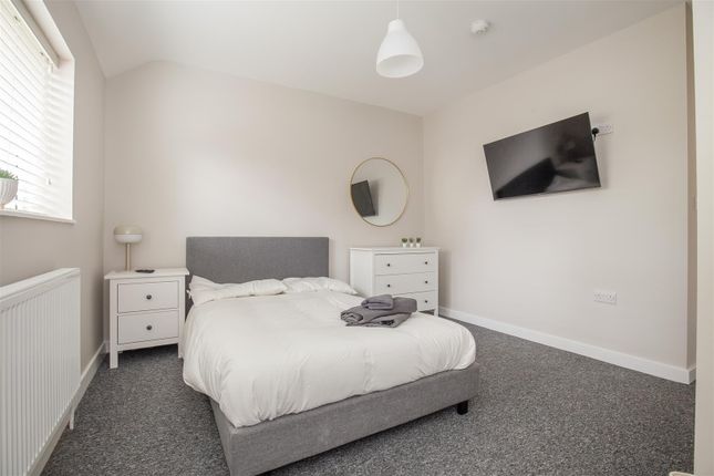 Bed 4.Jpg