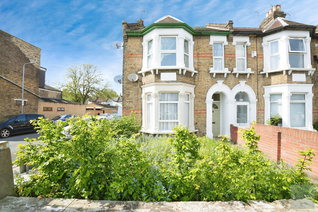 Flat for sale in Thorold Road, Ilford